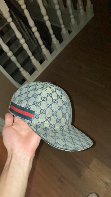 Gucci pet beschikbaar voor biedingen