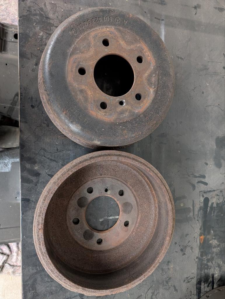 Mercedes G Klasse W460 Remtrommels (2 sets), Ophalen of Verzenden, Gebruikt, Mercedes-Benz