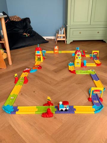 Treinbaan ToetToet met trein beschikbaar voor biedingen