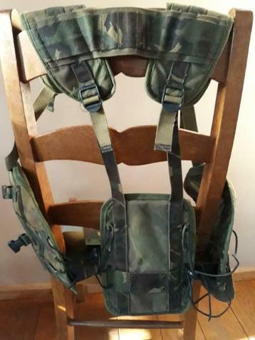 Nederlandse leger , schouder/rug tassen , harnas ,holster beschikbaar voor biedingen