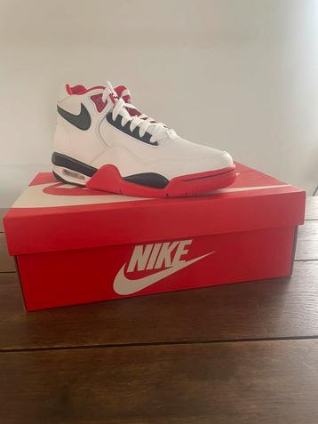 Nike flight legacy white maat 42 beschikbaar voor biedingen