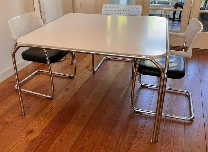 Witte vierkante eettafel, Huis en Inrichting, Tafels | Eettafels, Gebruikt, 100 tot 150 cm, 100 tot 150 cm, Vijf personen of meer