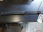 Opel Omega gasverenset achterklep '00