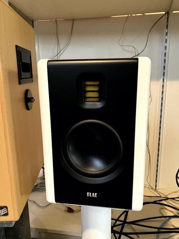 Elac AM200 beschikbaar voor biedingen
