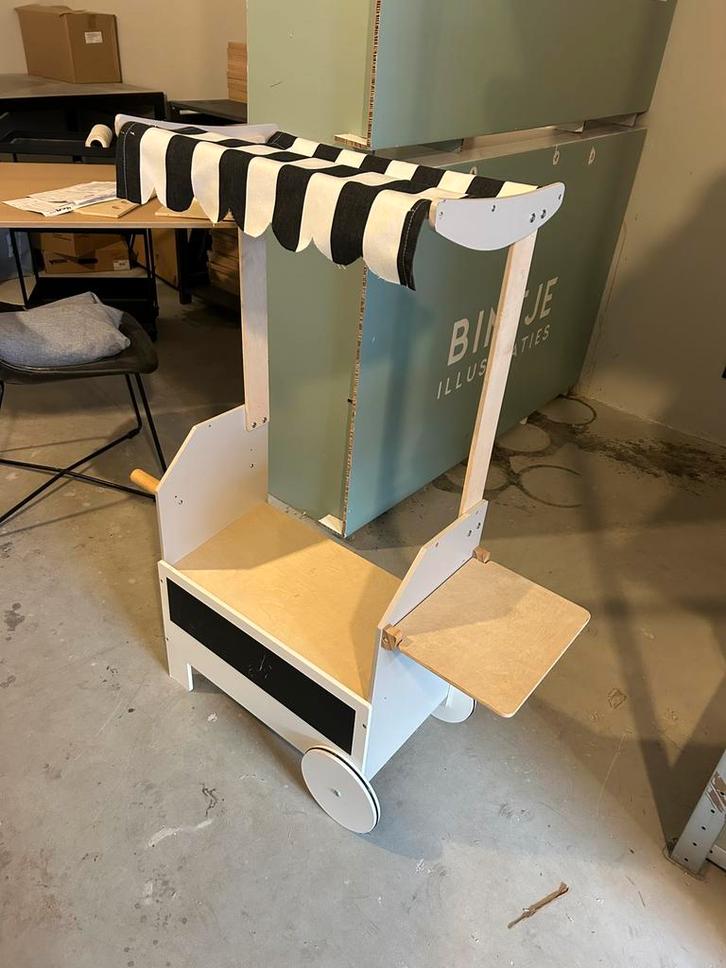 Schattig kinderwinkeltje / wagentje ijscokar, Kinderen en Baby's, Kinderkamer | Overige Meubels, Zo goed als nieuw, Overige typen