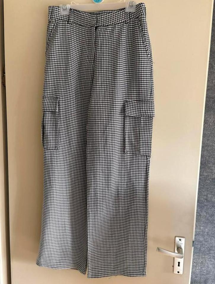 Shoeby stoere pied de poule cargo broek mt M ZGAN, Kleding | Dames, Broeken en Pantalons, Zo goed als nieuw, Maat 38/40 (M), Lang