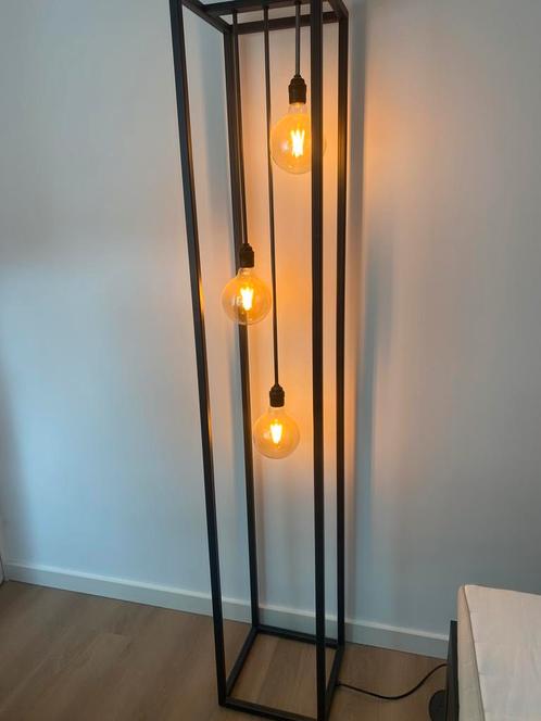 Vloerlamp - industrieel - Banks, Huis en Inrichting, Lampen | Vloerlampen, Zo goed als nieuw, 150 tot 200 cm, Metaal, Ophalen