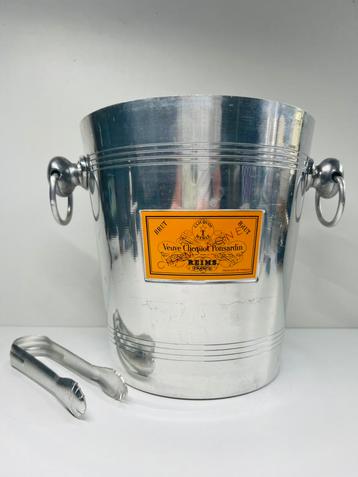 Champagne Koeler Veuve Clicquot Ponsardin beschikbaar voor biedingen