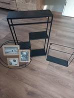 Zwarte Rekjes Set + Ronde Fotolijst, Ophalen of Verzenden, Zo goed als nieuw