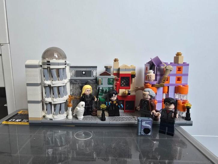 Lego 40289 diagon alley met extra figuren, Kinderen en Baby's, Speelgoed | Duplo en Lego, Zo goed als nieuw, Lego, Complete set