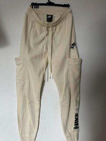 Nike air joggingbroek maat s beschikbaar voor biedingen