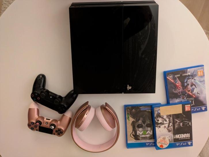 PS4 pro Plus accesoires, Spelcomputers en Games, Spelcomputers | Sony PlayStation 4, Zo goed als nieuw, Pro, 1 TB, Met 2 controllers