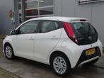 Toyota Aygo 1.0 VVT-i X-Play Limited, Airco, Camera, NAVI, 5, Auto's, Voorwielaandrijving, Stof, Gebruikt, 4 stoelen