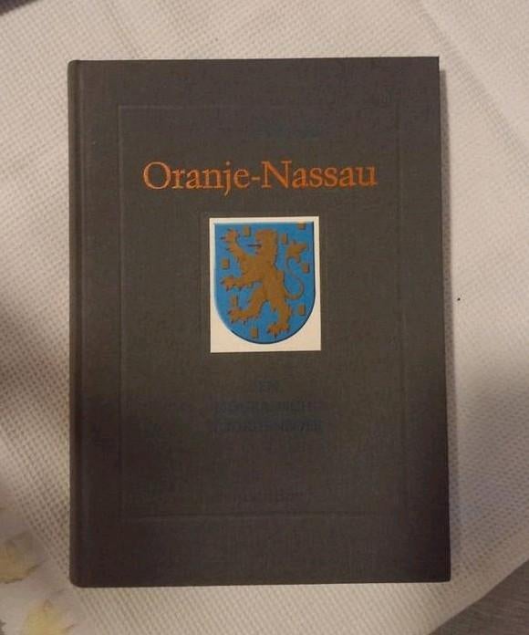 Oranje-Nassau    Een biografisch woordenboek Van Ditzhuyzen, Ophalen of Verzenden