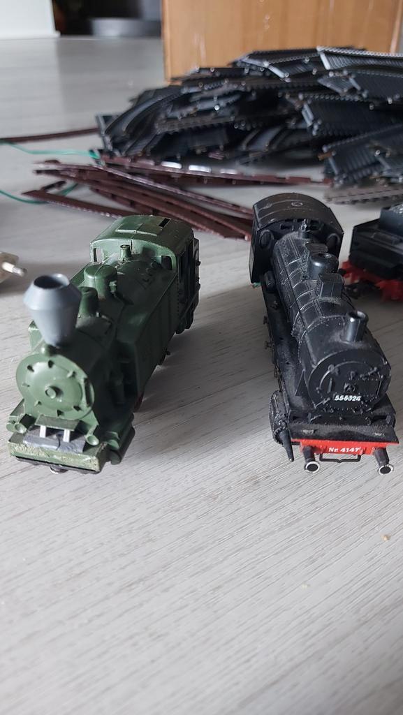 Véél treintjes en baanstukken voor de hobbyist, Hobby en Vrije tijd, Modeltreinen | N-Spoor, Gebruikt, Gelijkstroom, Overige merken