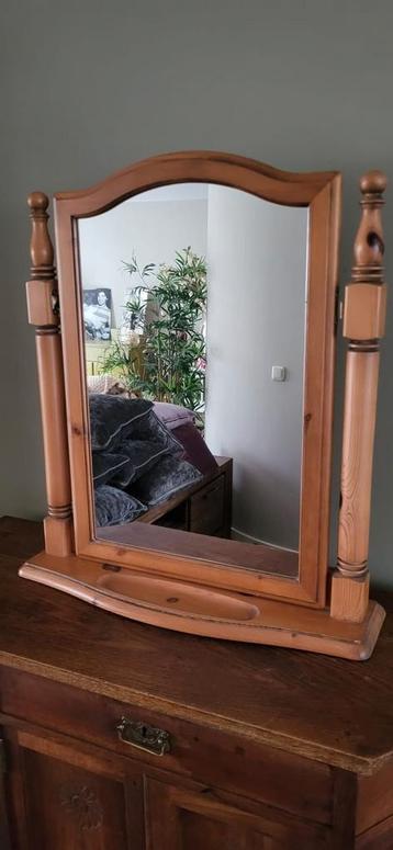 Elegante Vintage Ducal Kapspiegel  beschikbaar voor biedingen