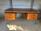 Stoer vintage industrieel bureau. 90 x 170 cm, Huis en Inrichting, Bureaus, Ophalen, Gebruikt