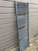 Grijze badkamer radiator 175x50cm + kraan, Doe-het-zelf en Verbouw, Verwarming en Radiatoren, Ophalen, Gebruikt, Radiator, Minder dan 60 cm