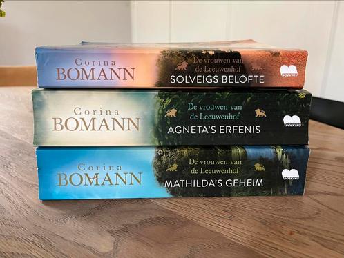 Serie Vrouwen van de Leeuwenhof - Corina Bomann, Boeken, Romans, Gelezen, Europa overig, Ophalen of Verzenden