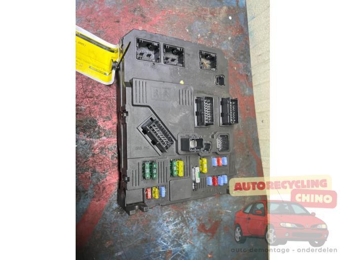 Zekeringkast van een Peugeot 407, Auto-onderdelen, Elektronica en Kabels, Peugeot, Gebruikt, 3 maanden garantie, Ophalen