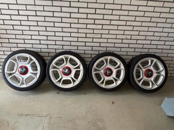 Abarth 500 Mugello wielset / 17” beschikbaar voor biedingen