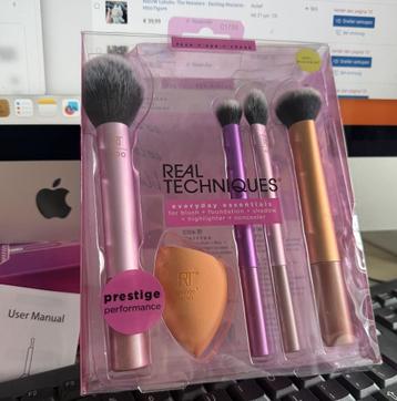 Real Techniques Everyday Essentials Kwastenset – Prestige Pe beschikbaar voor biedingen