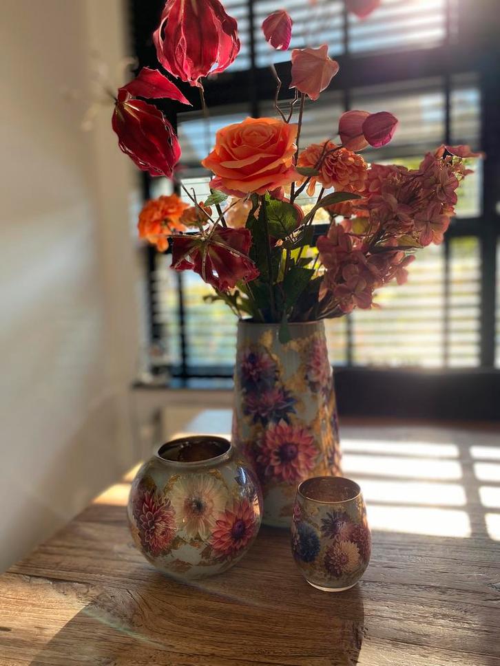 Mooie set van 3 handgemaakte vazen met boeket zijden bloemen, Huis en Inrichting, Woonaccessoires | Vazen, Zo goed als nieuw, Overige kleuren