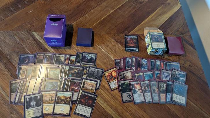 Twee Vampire Commanderdeckcores, Hobby en Vrije tijd, Verzamelkaartspellen | Magic the Gathering, Zo goed als nieuw, Speeldeck