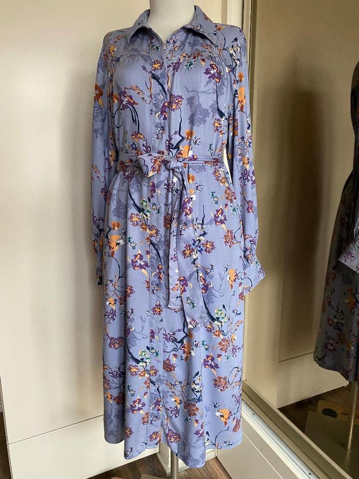 jurk Miljushka 44 lavendel, Kleding | Dames, Jurken, Zo goed als nieuw, Maat 42/44 (L), Paars, Onder de knie, Ophalen of Verzenden