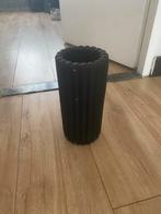 Zwarte decoratieve vaas, Ophalen, Steen, Gebruikt, 50 tot 75 cm