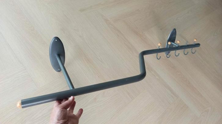 Kapstok Ikea muur deel met haken en deel kledinghangers, Huis en Inrichting, Woonaccessoires | Kapstokken, Gebruikt, Wandkapstok