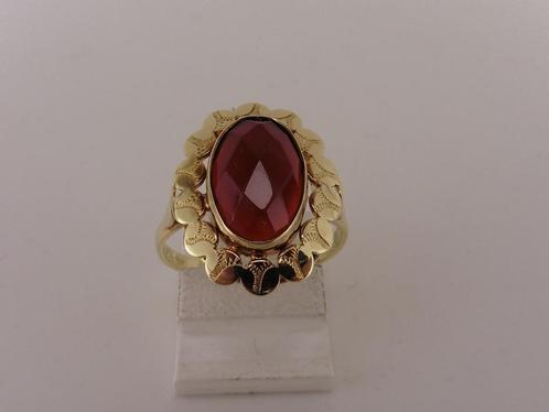 Gouden damesring met carneool                            G76, Sieraden, Tassen en Uiterlijk, Ringen, Gebruikt, Dame, Kleiner dan 17
