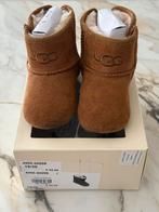 Originele Baby Uggs - Maat 19/20, Ophalen of Verzenden, Zo goed als nieuw, Jongetje of Meisje, Laarsjes