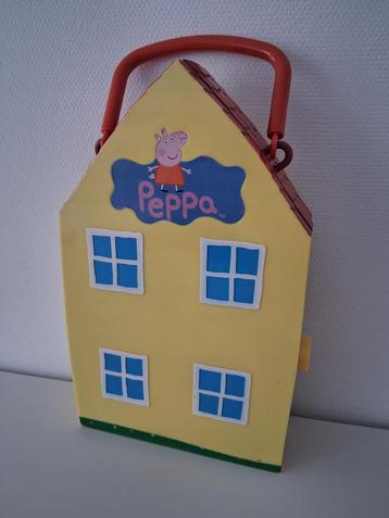 Peppa Pig Huis met Figuren beschikbaar voor biedingen