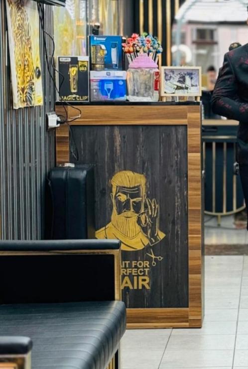 Kapper Barber Inrichting Kaptafels Kassa Reclame, Huis en Inrichting, Tafels | Kaptafels, Zo goed als nieuw, 100 tot 150 cm, Hout