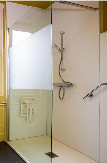 NIEUWE INLOOPDOUCHE VOOR MINDERVALIDEN – ZSM OP TE HALEN beschikbaar voor biedingen