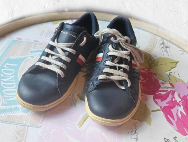 Tommy Hilfiger Sneakers Maat 32 - ZGAN, Kinderen en Baby's, Kinderkleding | Schoenen en Sokken, Zo goed als nieuw, Schoenen, Jongen