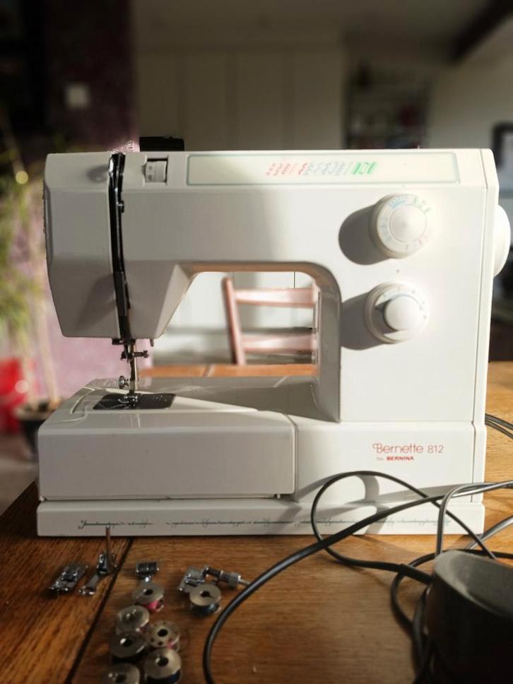 Bernette 812 naaimachine voor Bernina, Hobby en Vrije tijd, Naaimachines en Toebehoren, Gebruikt, Naaimachine, Bernina, Ophalen
