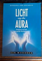 Licht op de Aura - Barbara Ann Brennan, Boeken, Achtergrond en Informatie, Spiritualiteit algemeen, Ophalen of Verzenden, Zo goed als nieuw