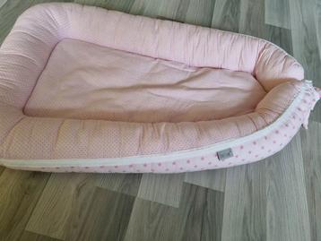 Tiny Star Baby Bedje - Roze Sterretjes beschikbaar voor biedingen
