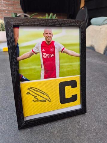 Davy Klaassen gesigneerde aanvoerdersband + foto beschikbaar voor biedingen