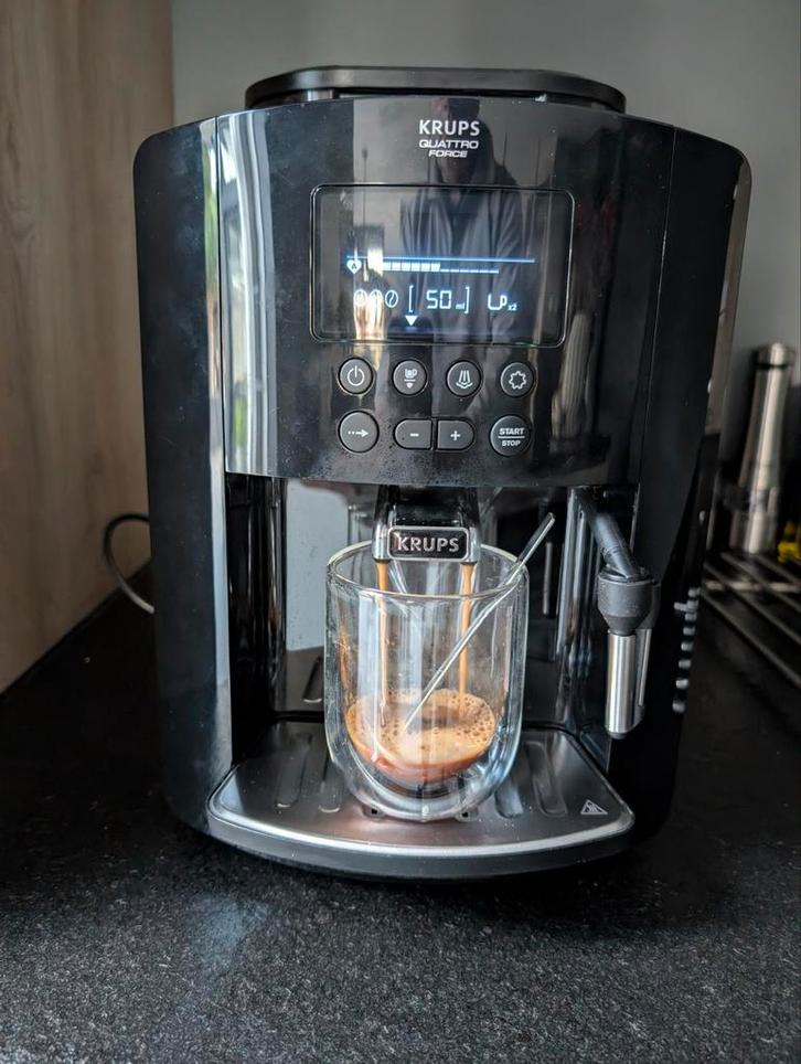 Krups Quattro Force Espresso Machine (Type EA81), Witgoed en Apparatuur, Koffiezetapparaten, Koffiebonen, Espresso apparaat, Stoompijpje
