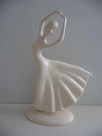 beeldje DANSERES - Plateelbakkerij GOUDA 30-jaren, Antiek en Kunst, Antiek | Keramiek en Aardewerk, Ophalen of Verzenden