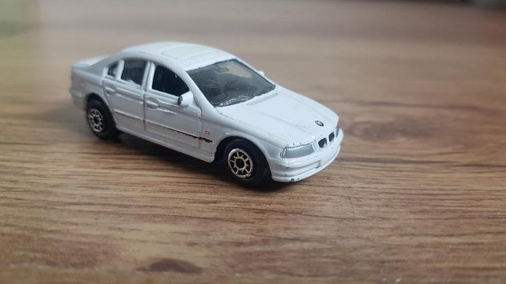 BMW 328i E46 Schaalmodel Welly No. 2025 Wit, Hobby en Vrije tijd, Modelauto's | Overige schalen, Gebruikt, Auto, Ophalen of Verzenden