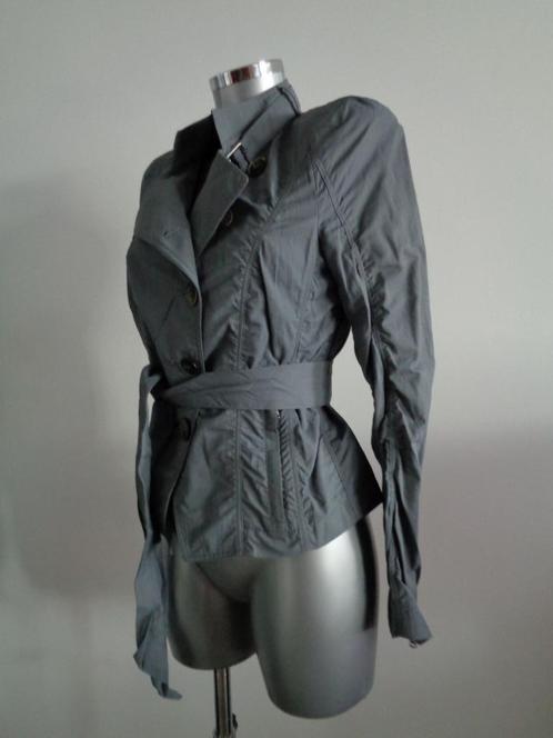 Blacky Dress getailleerd jasje met ceintuur, 38, Nieuw, Kleding | Dames, Jasjes, Kostuums en Pakken, Nieuw, Jasje, Grijs, Verzenden