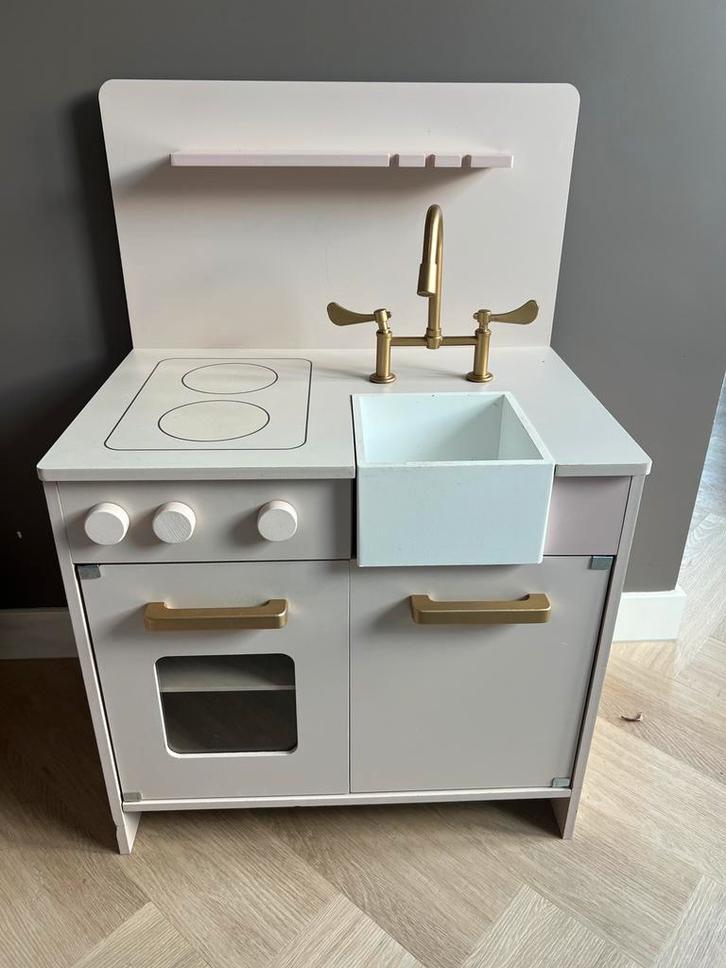 Speelkeuken van Petit Amelie in de kleur roze, Kinderen en Baby's, Speelgoed | Speelkeukens, Gebruikt, Speelkeuken, Hout, Ophalen
