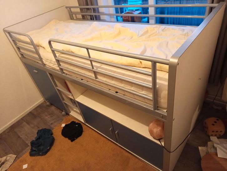Ideaal bed! De Vipack Bonny Hoogslaper 91., Kinderen en Baby's, Kinderkamer | Stapelbedden en Hoogslapers, Zo goed als nieuw, Hoogslaper