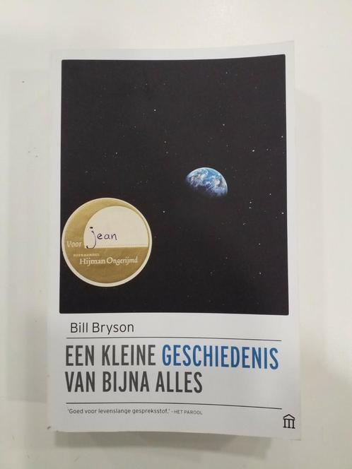 Bill Bryson - Een kleine geschiedenis van bijna alles, Boeken, Literatuur, Zo goed als nieuw, Nederland, Ophalen of Verzenden