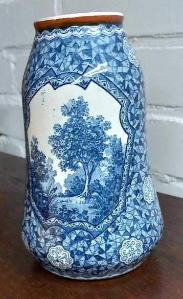 Antieke blauw porseleinen Villeroy & Boch vaas met bomen beschikbaar voor biedingen