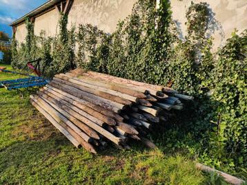 Houten Palen - Gebruikt beschikbaar voor biedingen